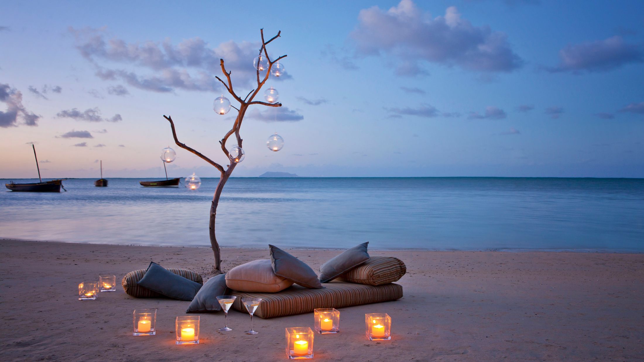 116936 Sunset on the Beach 001.jpg-Hybris